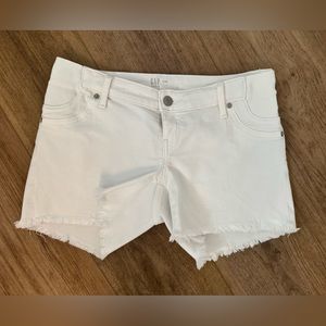 Gap Maternity 25 / 0 white denim shorts